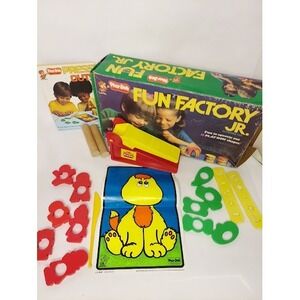 Vintage 1974 Play-Doh Fun Factory‎ Jr Kenner Extruder Toy Set with Box Mat Molds